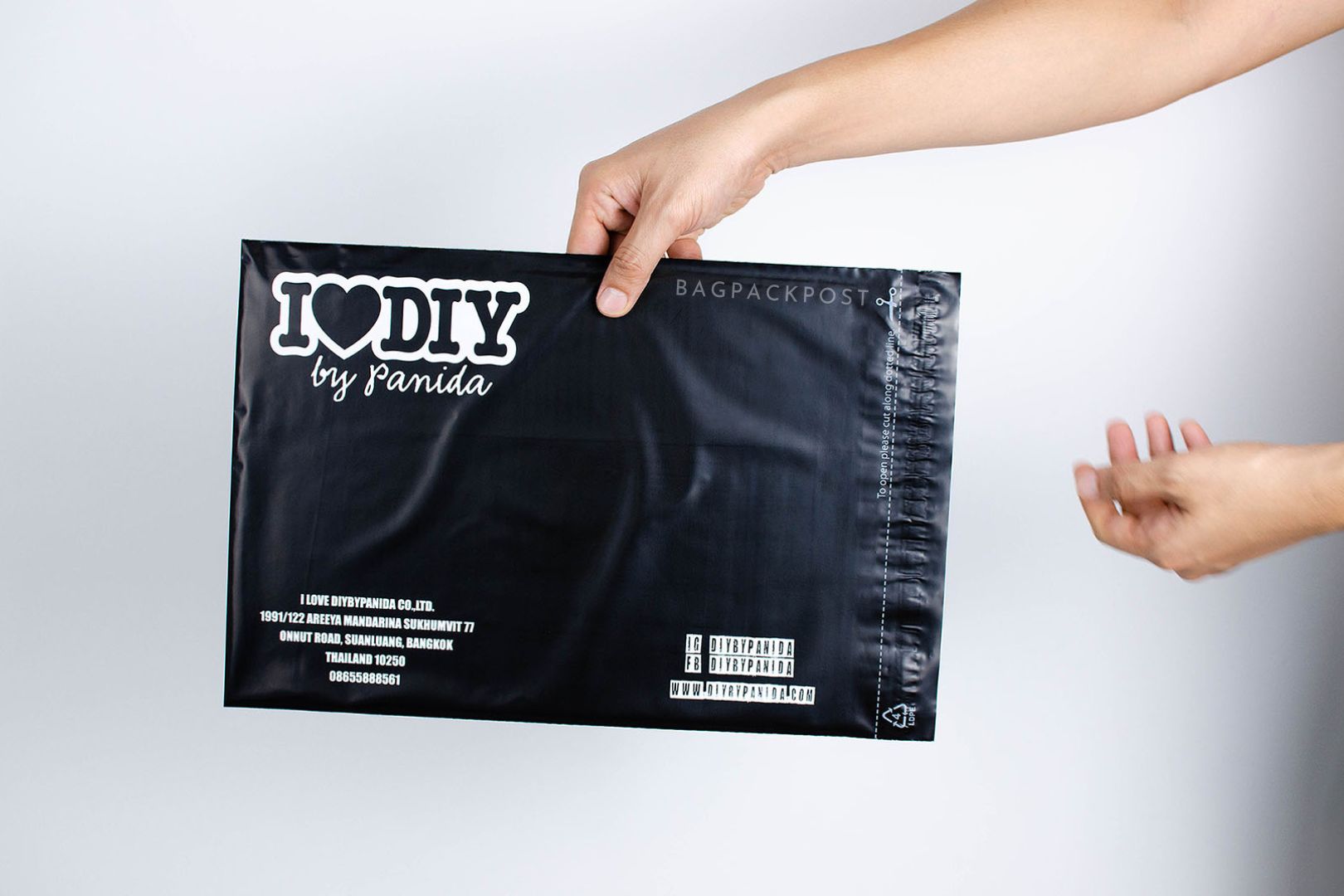 ซองไปรษณีย์สีดำพิมพ์ลาย ลาย I Love DIY by Panida ผลิตถุงไปรษณีย์ ซองไปรษณีย์สีดำ ถุงไปรษณีย์พิมพ์ลาย BagPackPost