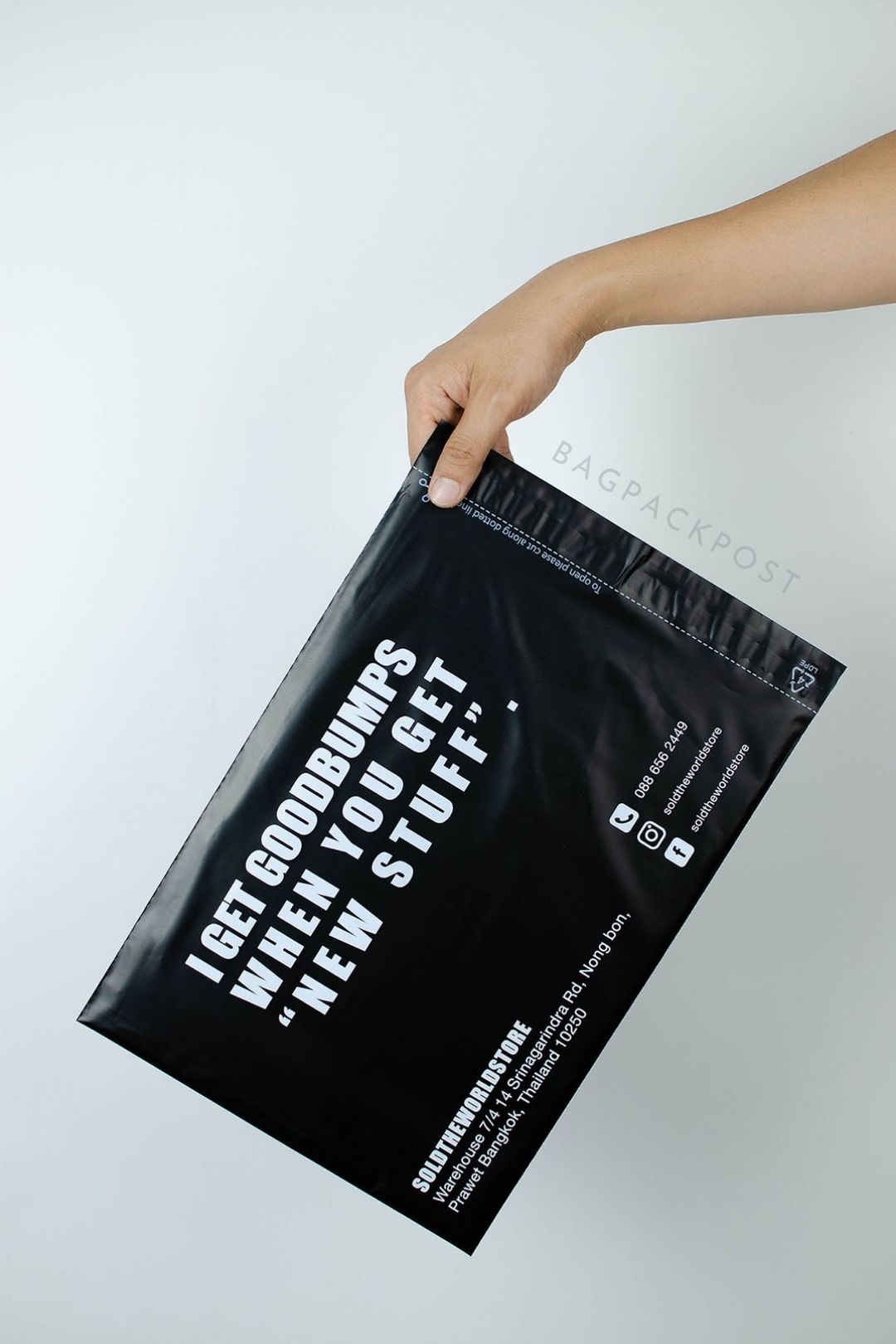 ผลิตถุงไปรษณีย์ ซองไปรษณีย์พิมพ์ลาย SoldTheWorldStore ซองไปรษณีย์สีดำ ถุงไปรษณีย์พิมพ์ลาย 1 BagPackPost