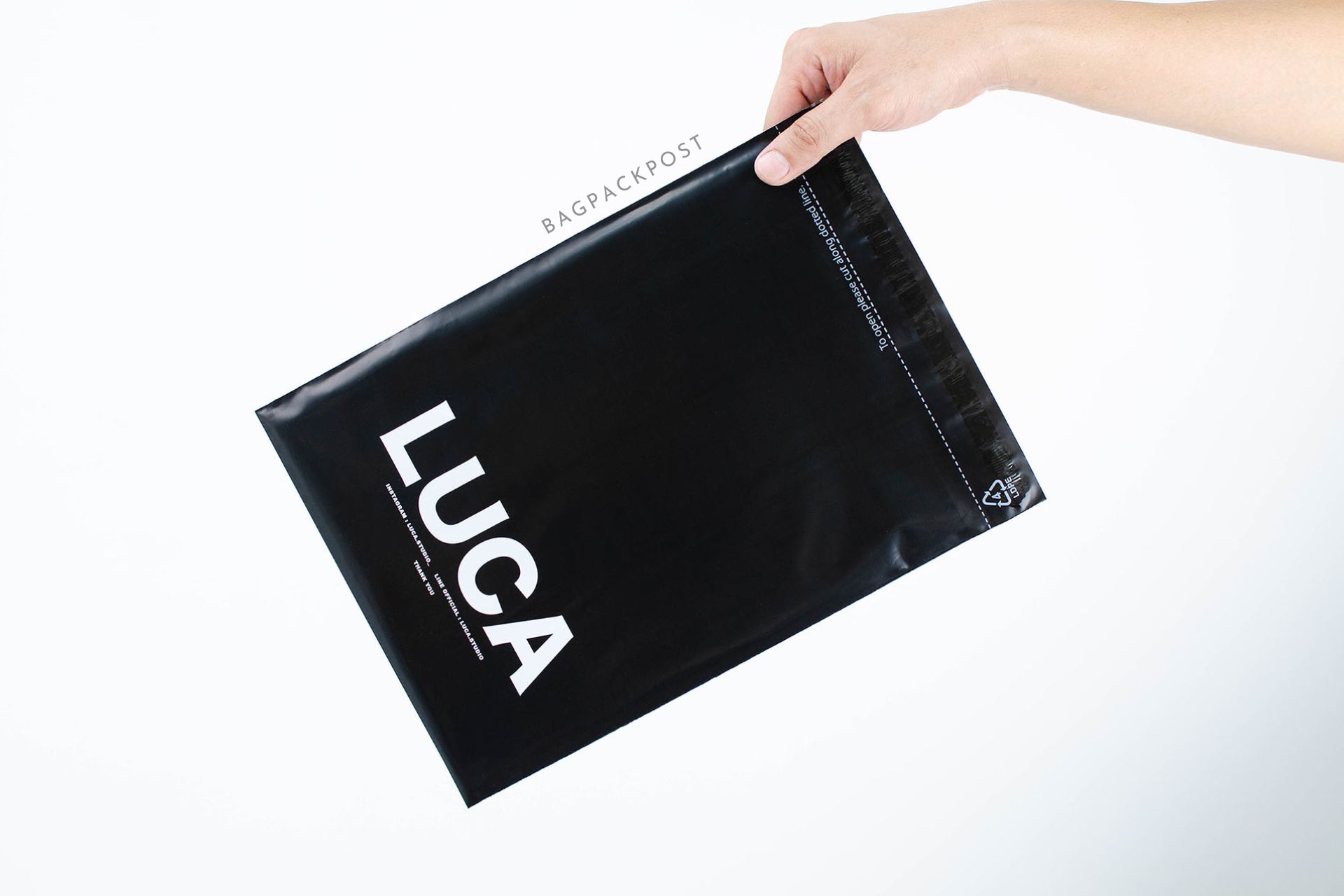 ผลิตถุงไปรษณีย์ ถุงพัสดุ ซองไปรษณีย์พิมพ์ลาย Luca ซองไปรษณีย์สีดำ ถุงไปรษณีย์พิมพ์ลาย 2 BagPackPost