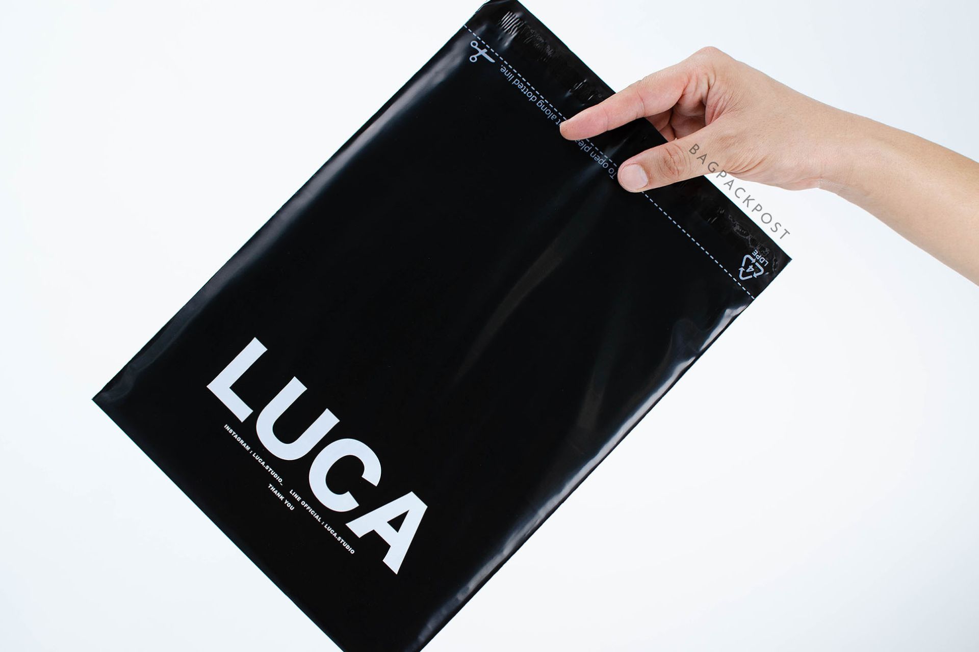 ผลิตถุงไปรษณีย์ ถุงพัสดุ ซองไปรษณีย์พิมพ์ลาย Luca ซองไปรษณีย์สีดำ ถุงไปรษณีย์พิมพ์ลาย 4 BagPackPost